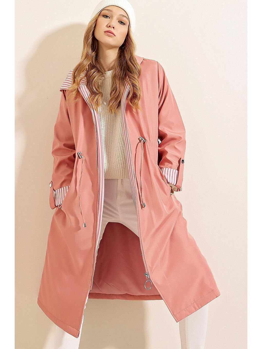 9091 Beli Büzgülü Kapüşonlu Trençkot - Pembe-4