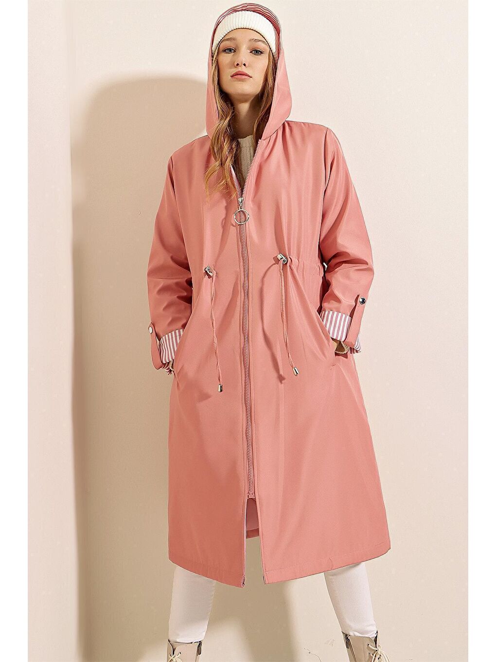 9091 Beli Büzgülü Kapüşonlu Trençkot - Pembe-5