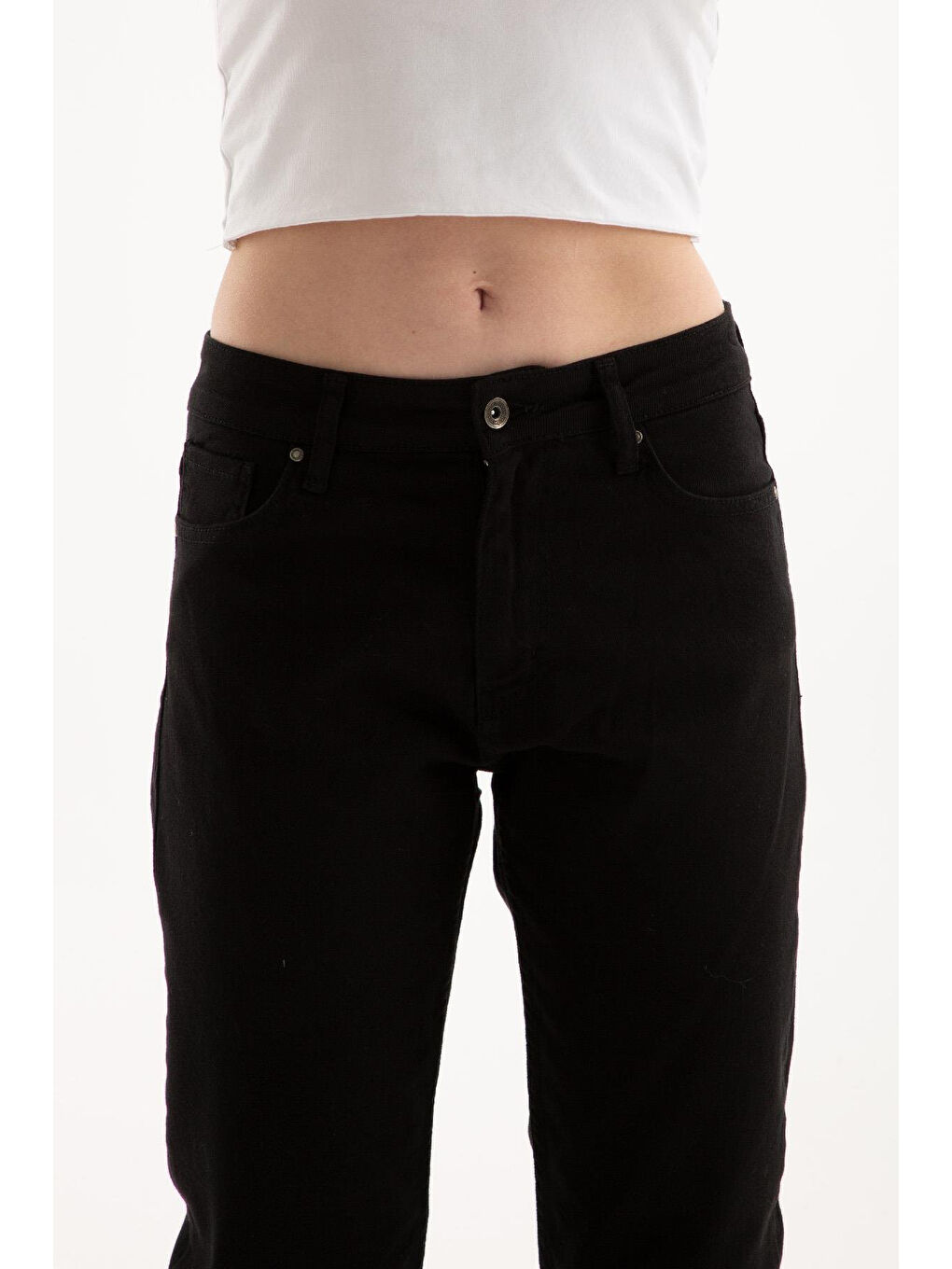 Siyah Streç Pamuklu Mom Fit Yüksek Bel Dar Paça Kadın Jean Pantolon 24K0534K1-3