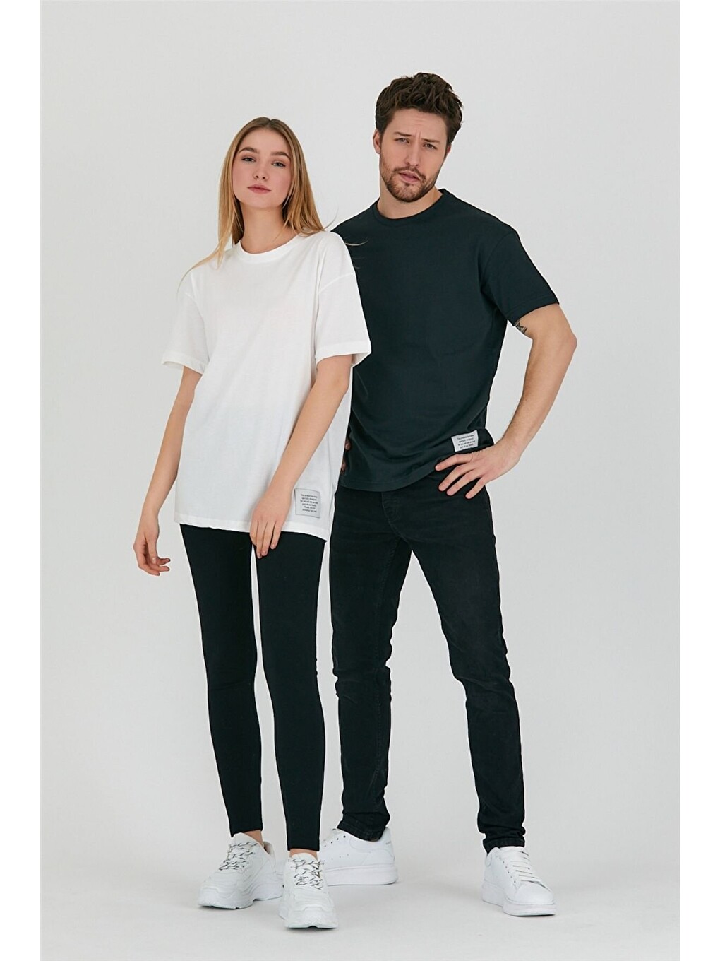 Siyah Unisex Relaxed Fit Tişört-1
