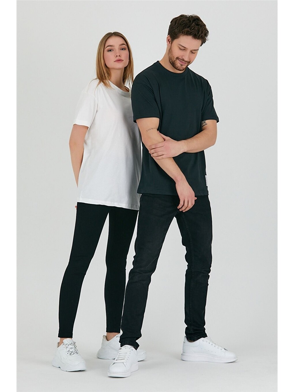 Siyah Unisex Relaxed Fit Tişört-2