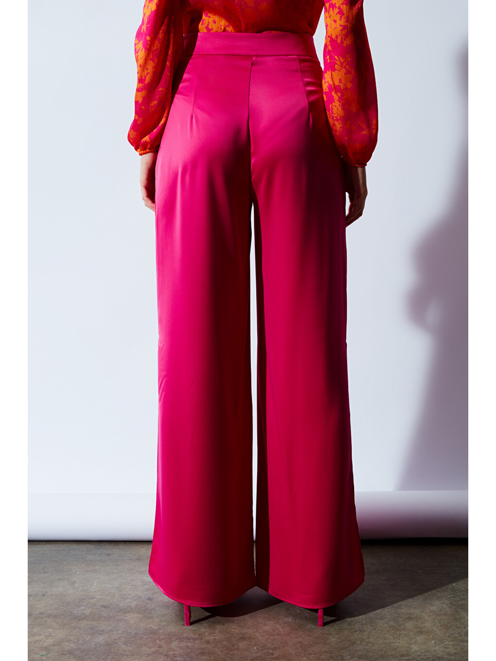 Yırtmaç Detaylı Saten Pantolon - Fuşya-7