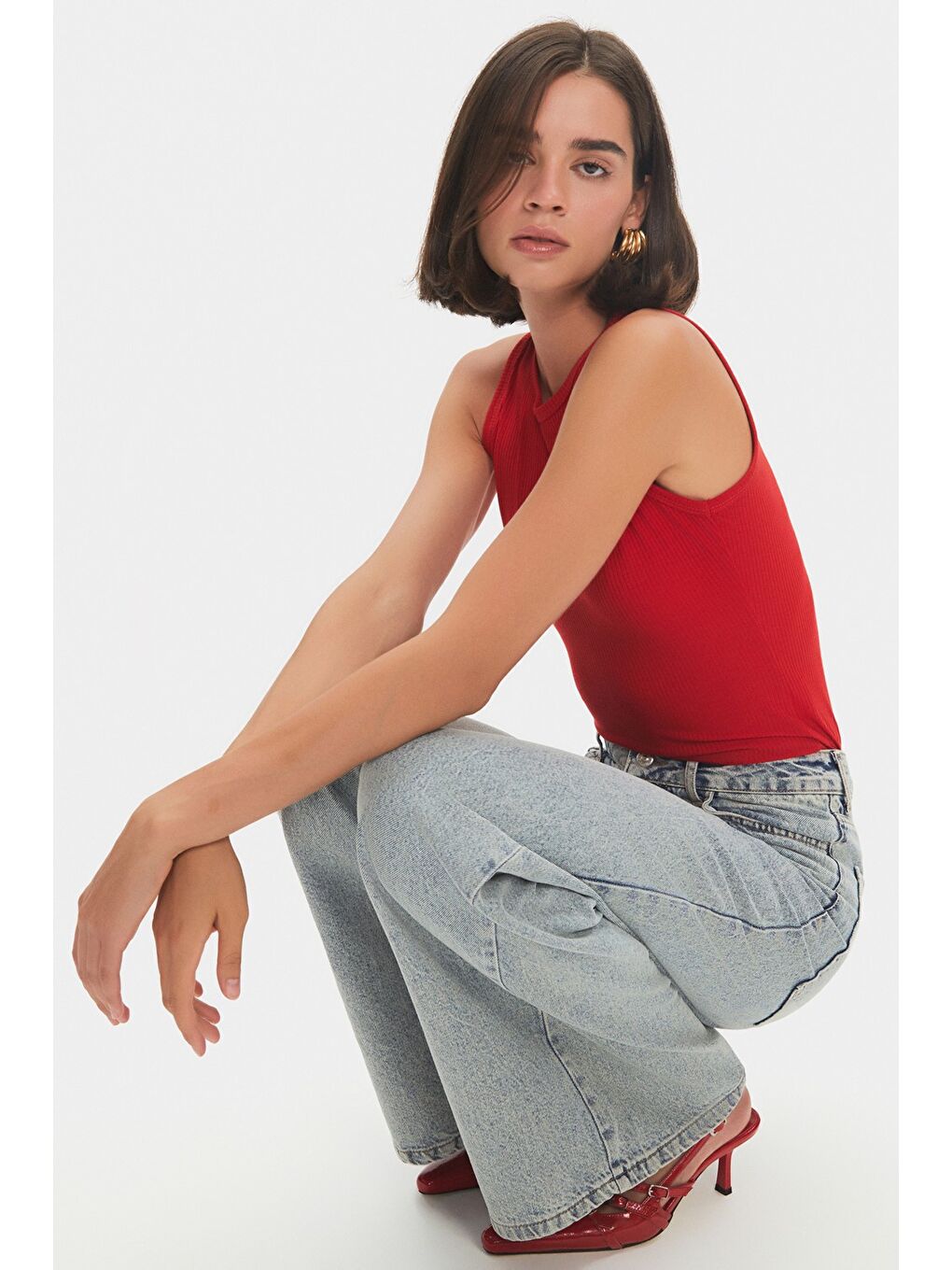 Kırmızı Kadın Bisiklet Yaka Kolsuz Triko Atlet-1