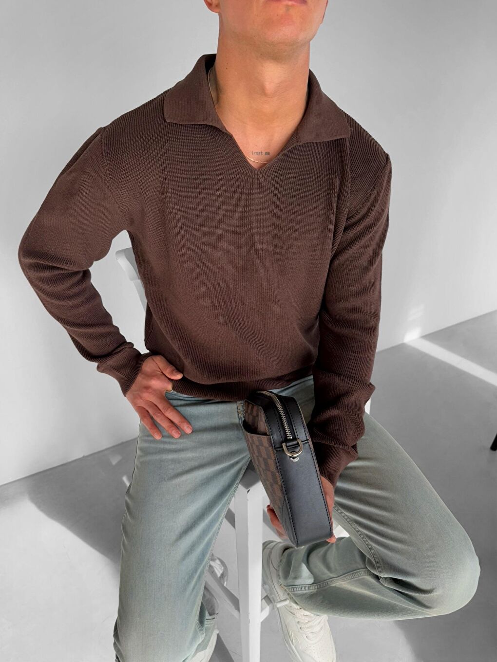 Erkek Polo V Yaka Slim Fit Basic Kazak Kahverengi-1