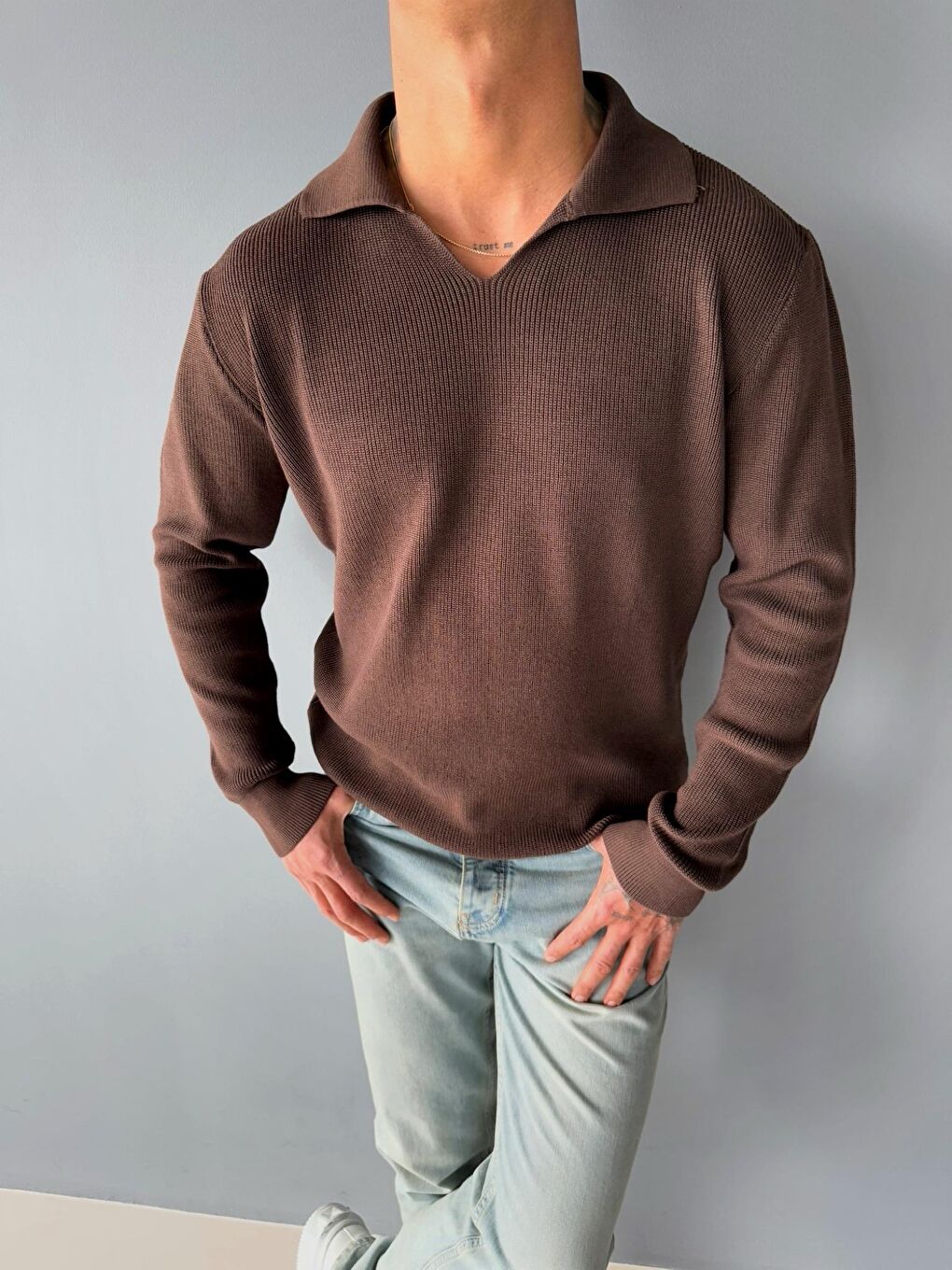 Erkek Polo V Yaka Slim Fit Basic Kazak Kahverengi-2