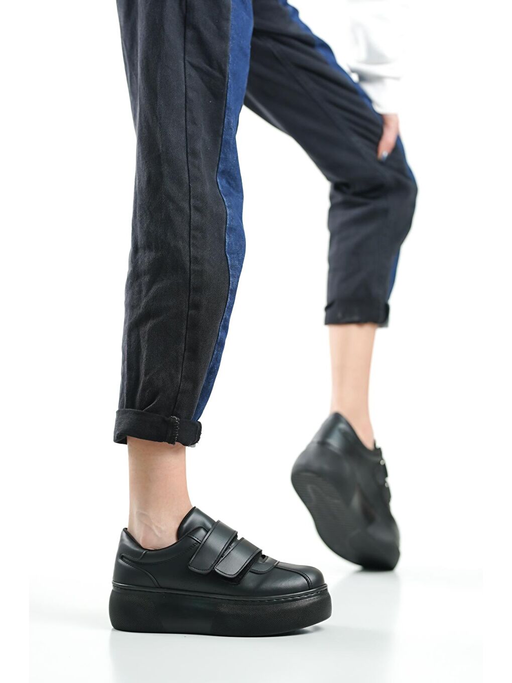 Siyah Cırtlı Yüksek Taban Kadın Spor Ayakkabı K-20-2