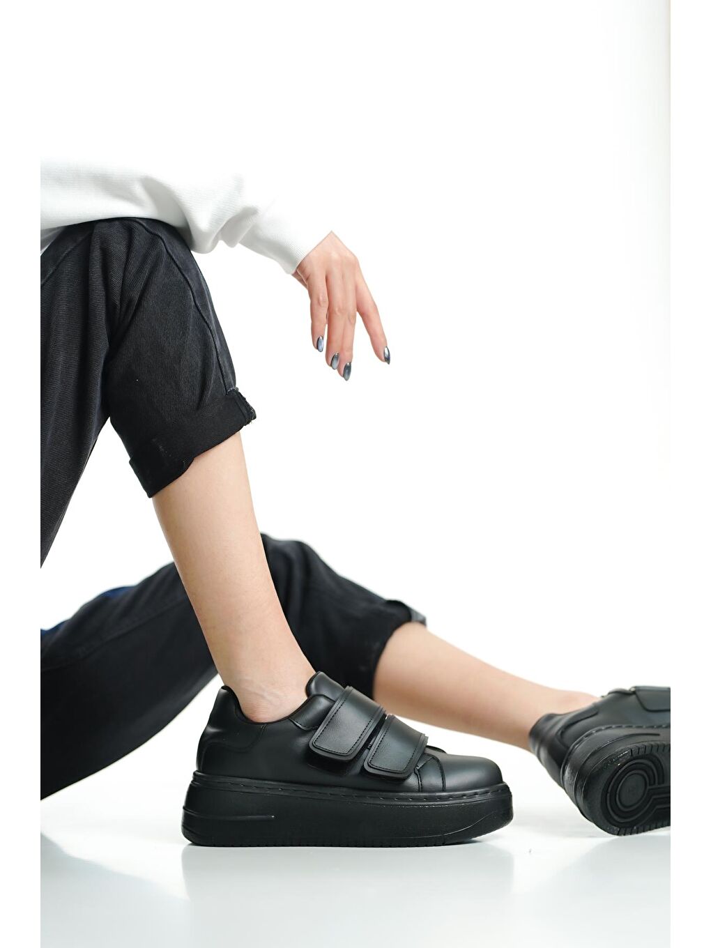 Siyah Cırtlı Yüksek Taban Kadın Spor Ayakkabı K-19-2