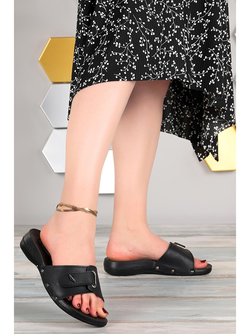 Siyah Günlük Cırtlı 3 Cm Topuklu Jelli Kadın Terlik Ary 67-792