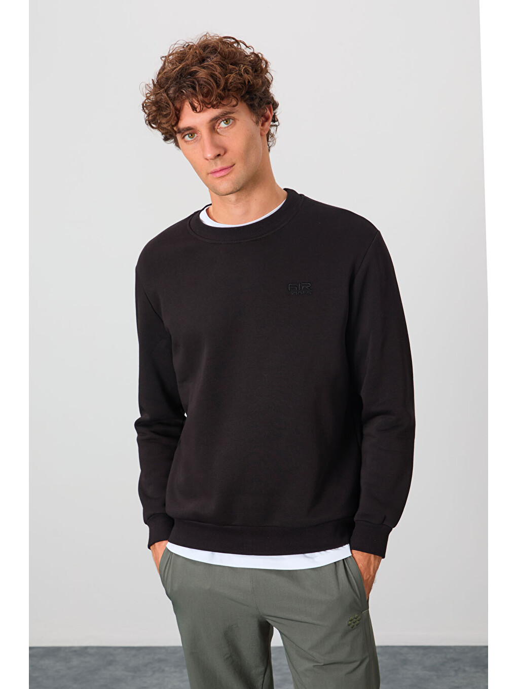 Siyah Bisiklet Yaka Şardonlu Rahat Form Basic Erkek Sweatshirt - 88137