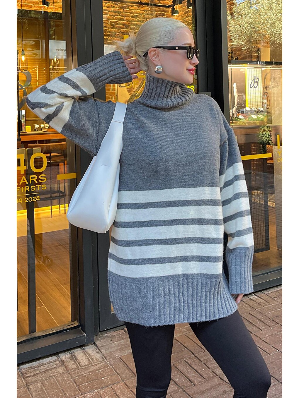 Gri Oversize Balıkçı Yaka Çizgili Kazak Mg2168