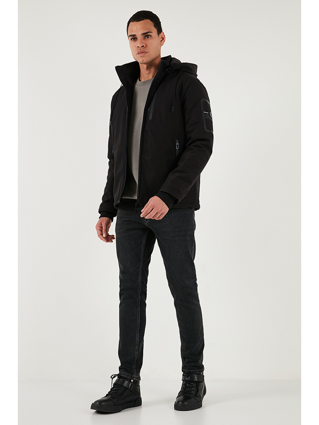 Siyah Regular Fit Çıkarılabilir Kapüşonlu Cepli Erkek Mont 497albert-2