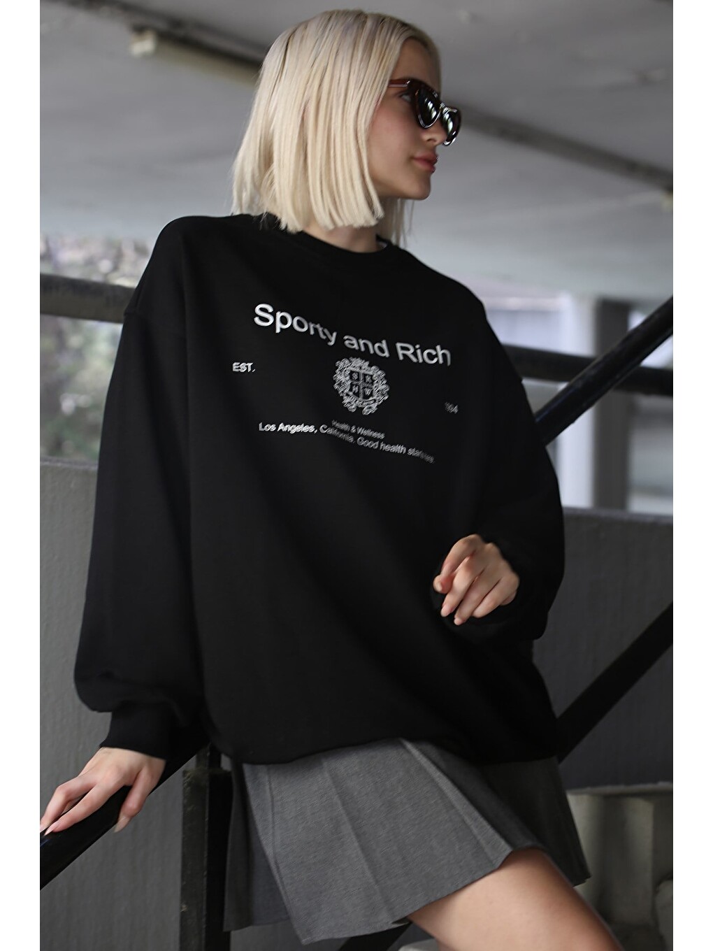 Siyah Bisiklet Yaka Baskılı Oversize Kadın Sweatshirt Mg1577-3