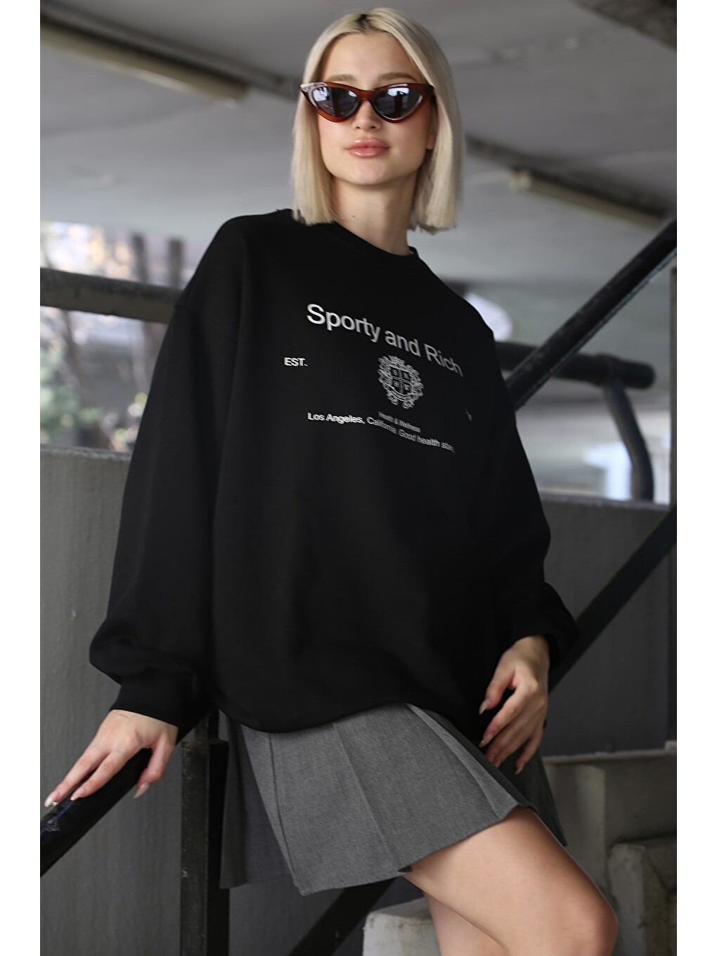 Siyah Bisiklet Yaka Baskılı Oversize Kadın Sweatshirt Mg1577