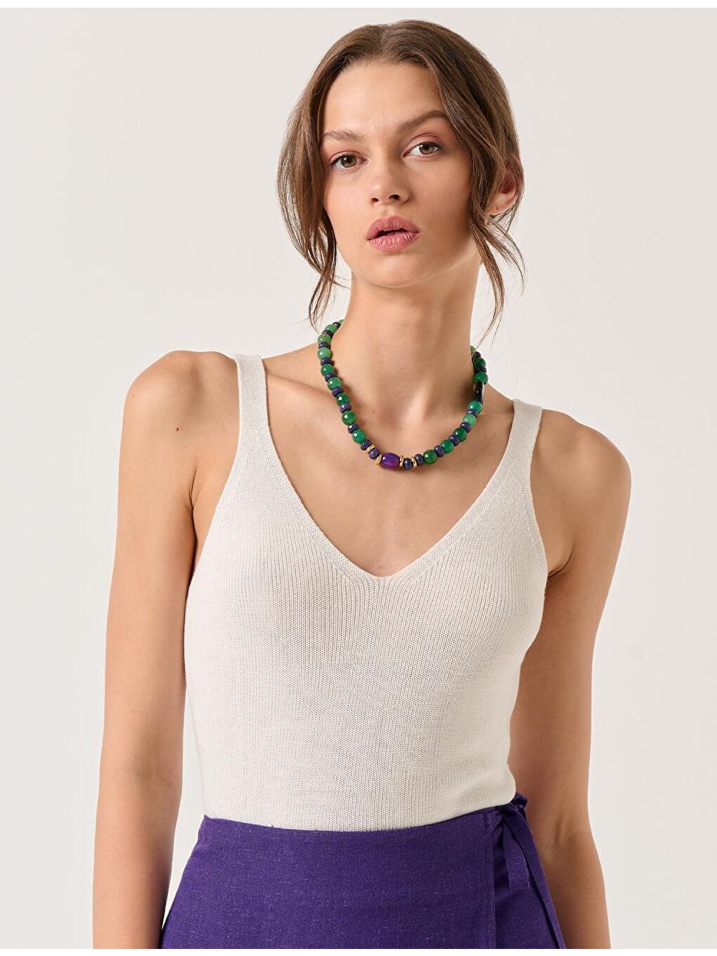 Beyaz V Yaka Kolsuz Yazlık Triko Atlet