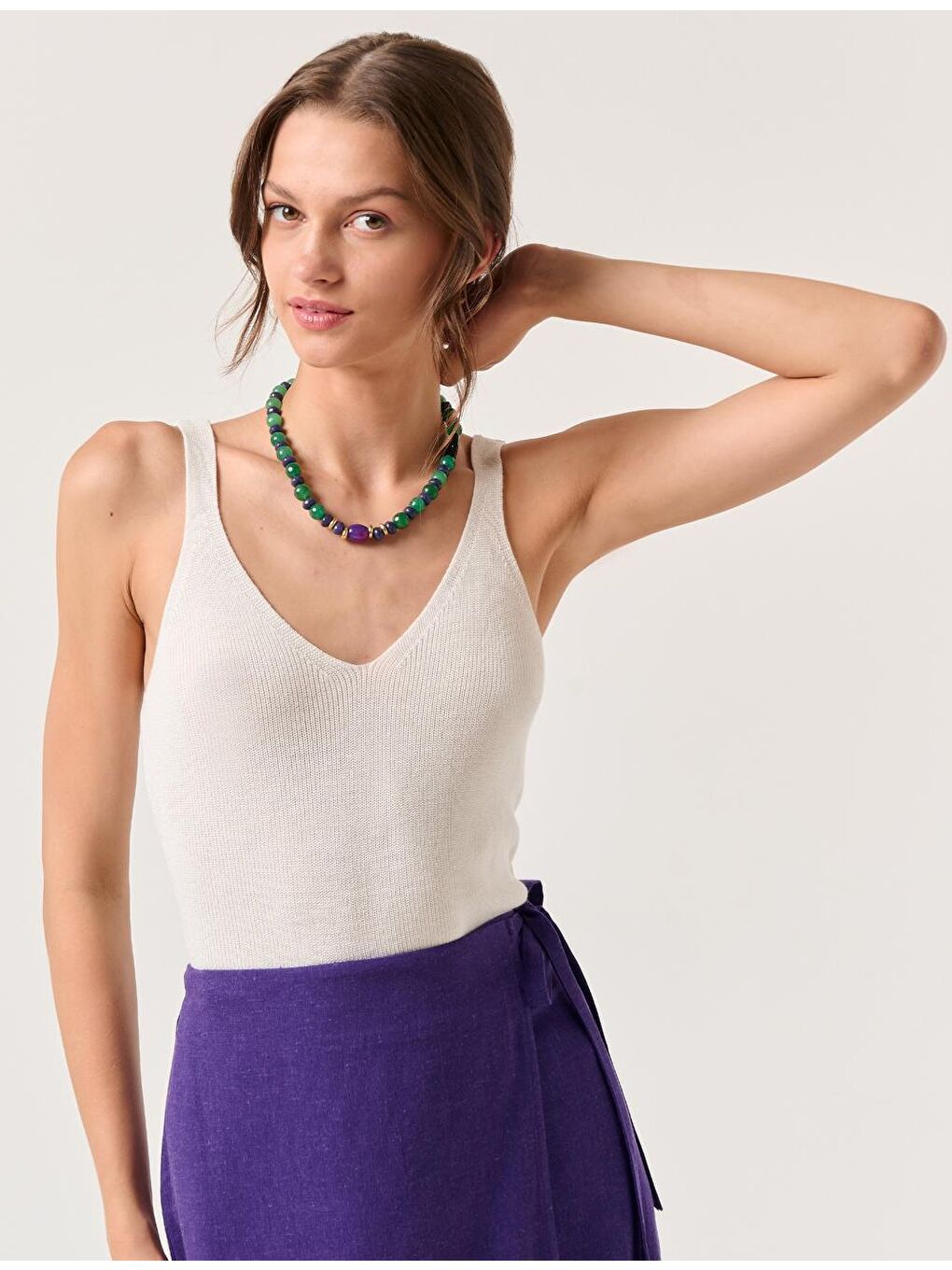 Beyaz V Yaka Kolsuz Yazlık Triko Atlet-1