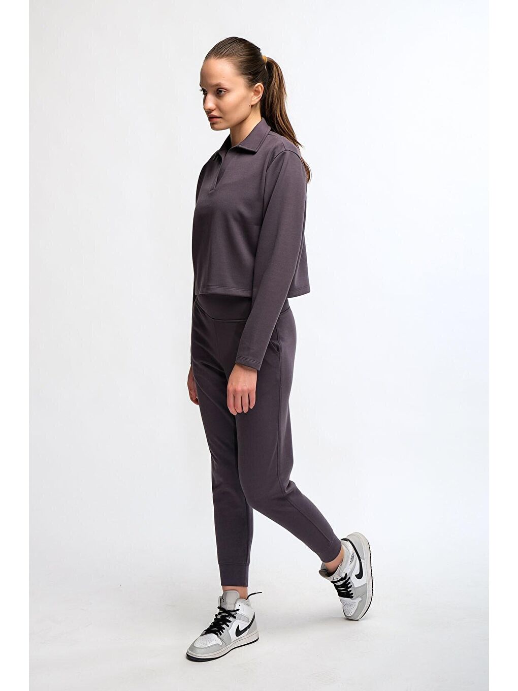 Chandraswear Antrasit Kadın Yaka Detaylı Crop Kesim Sweatshirt - More - 1