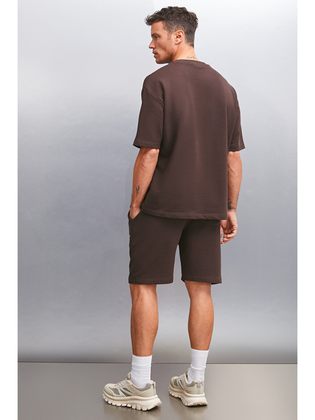 Kahverengi COLOMBIA Erkek 2'Li Set Comfort Fit Rahat Kalıp Yazı Nakışlı Şardonsuz KAHVERENGİ Eşofman Takımı-4