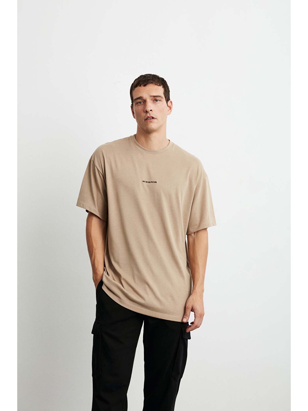 Rıver Erkek Oversize Fit Bol Kesim Nakış İşlemeli Basic Örme Bej Tişört-2
