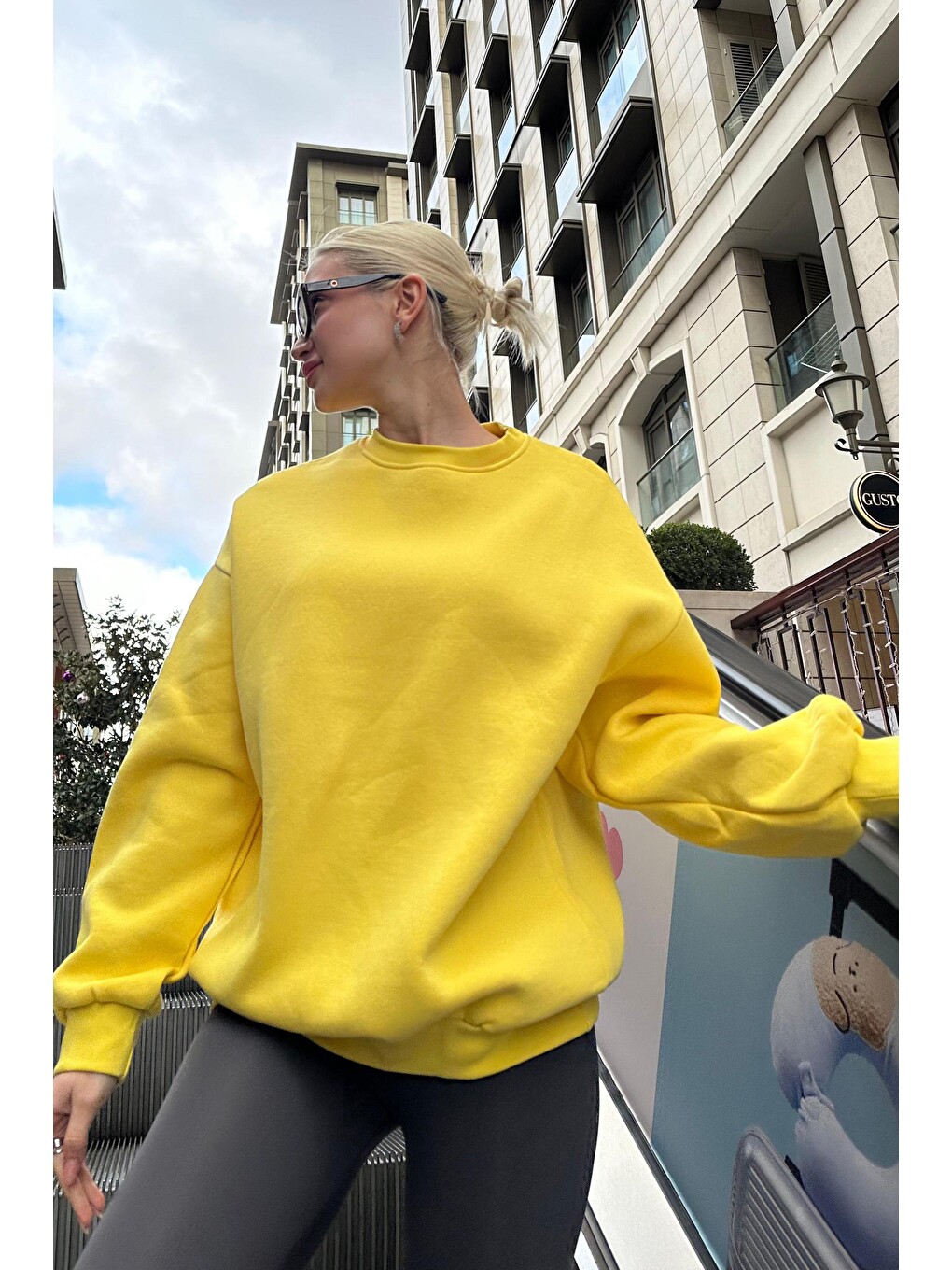 Sarı Bisiklet Yaka Basic Sweatshirt Mg1559-4