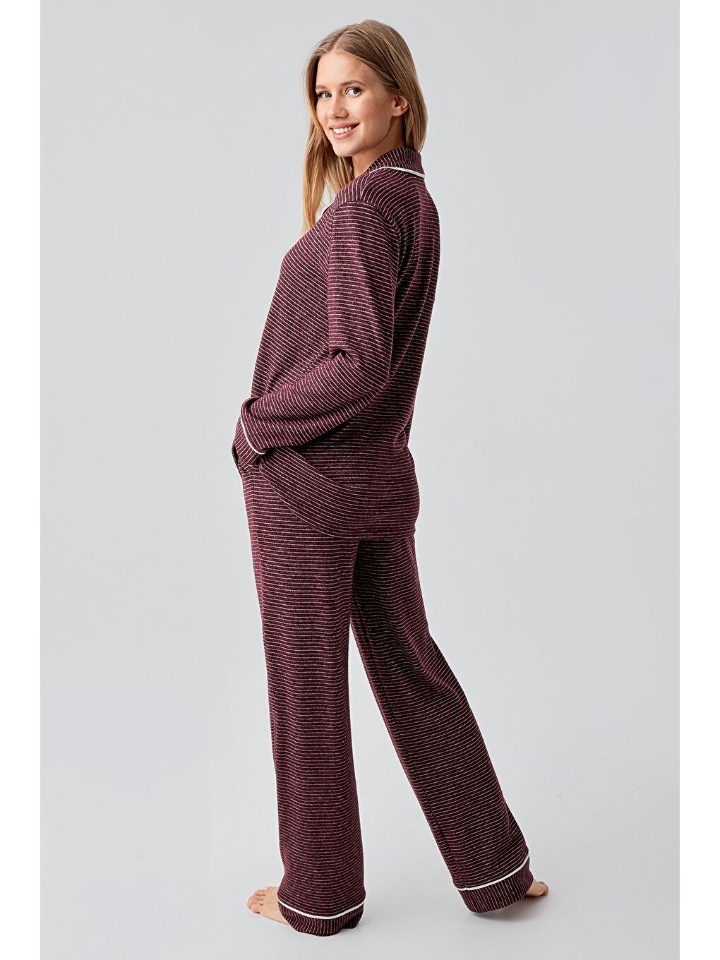 Bordo Uzun Kollu Düğmeli Esnek Yumuşak Dokulu Viskoz Pijama Takım 18217-2