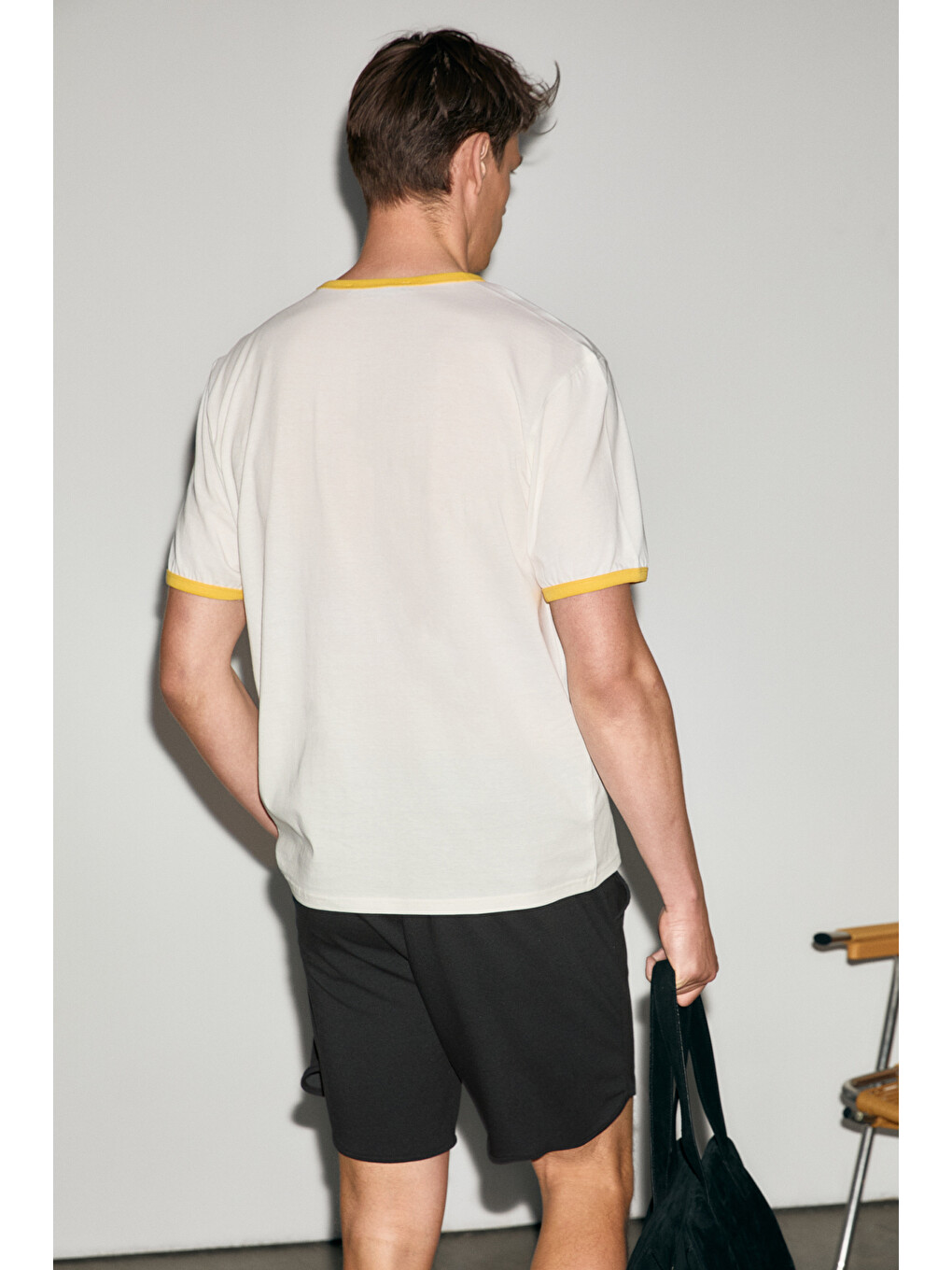 Golondro Erkek %100 Organik Pamuklu Kontrast Biyeli Baskı Detaylı Regular Fit Ekru T-shirt-4