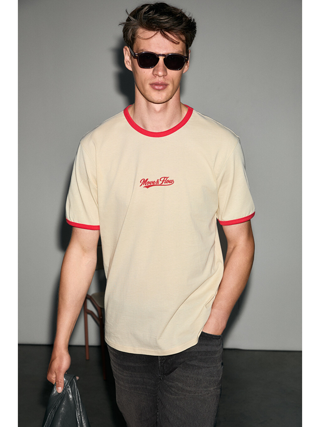 Bej Golondro Erkek %100 Organik Pamuklu Kontrast Biyeli Baskı Detaylı Regular Fit Vanilya T-shirt-1