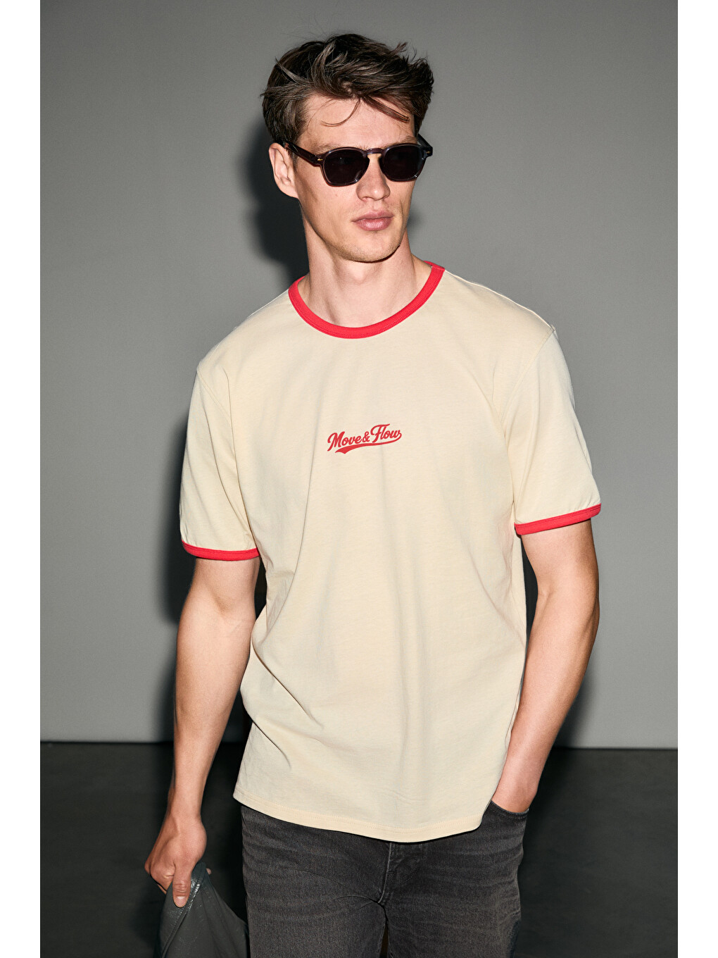 Bej Golondro Erkek %100 Organik Pamuklu Kontrast Biyeli Baskı Detaylı Regular Fit Vanilya T-shirt-2
