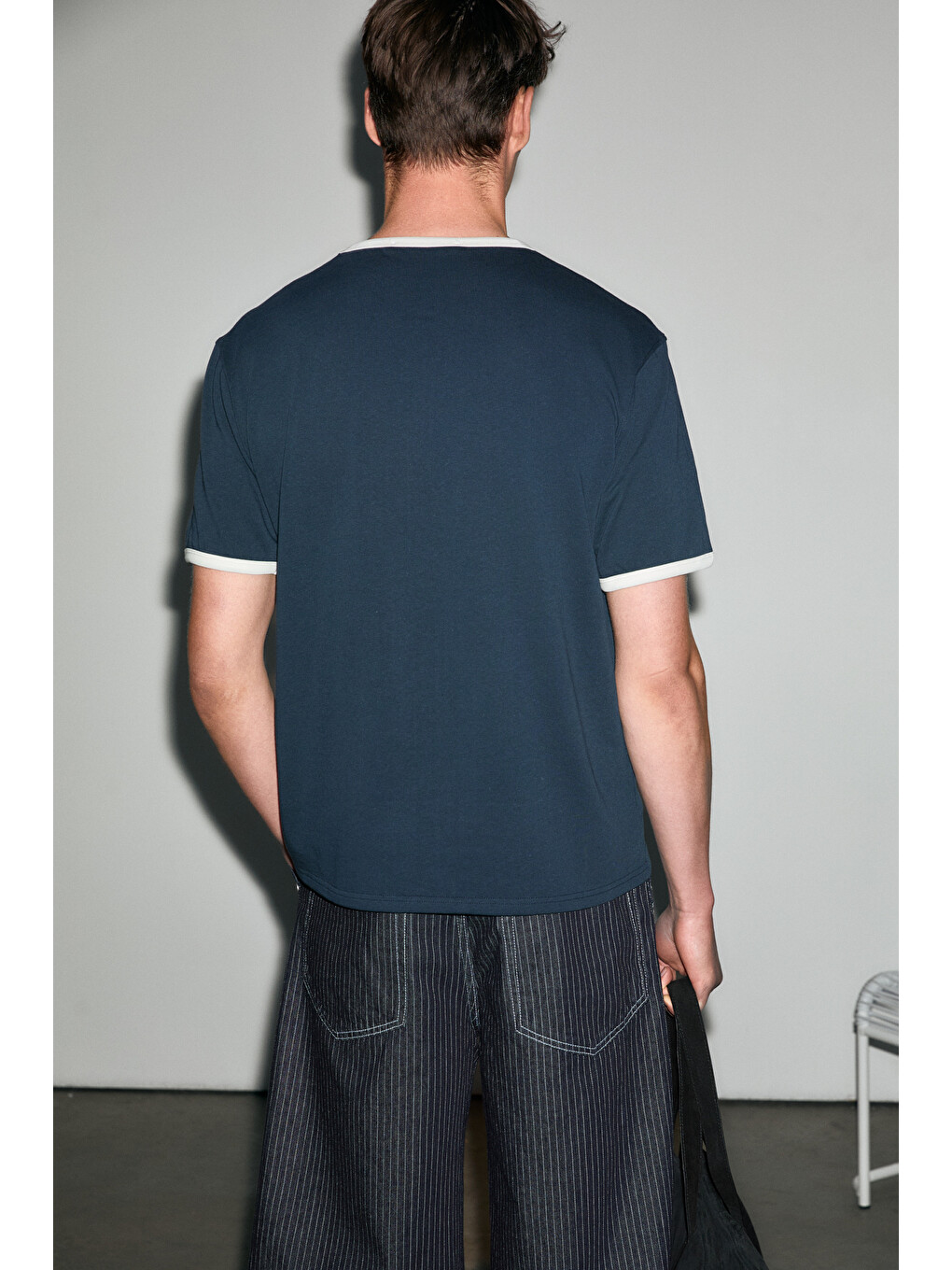 Golondro Erkek %100 Organik Pamuklu Kontrast Biyeli Baskı Detaylı Regular Fit Lacivert T-shirt-4