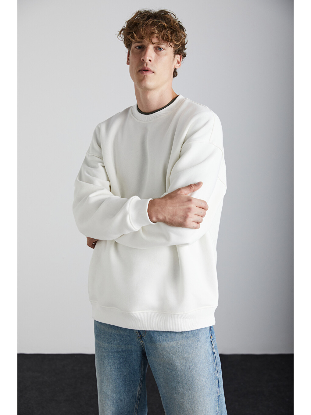 Stephan Erkek Yumuşacık Kumaşlı Organik Pamuklu Oversize Fit Yuvarlak Yakalı Ekru Sweatshirt