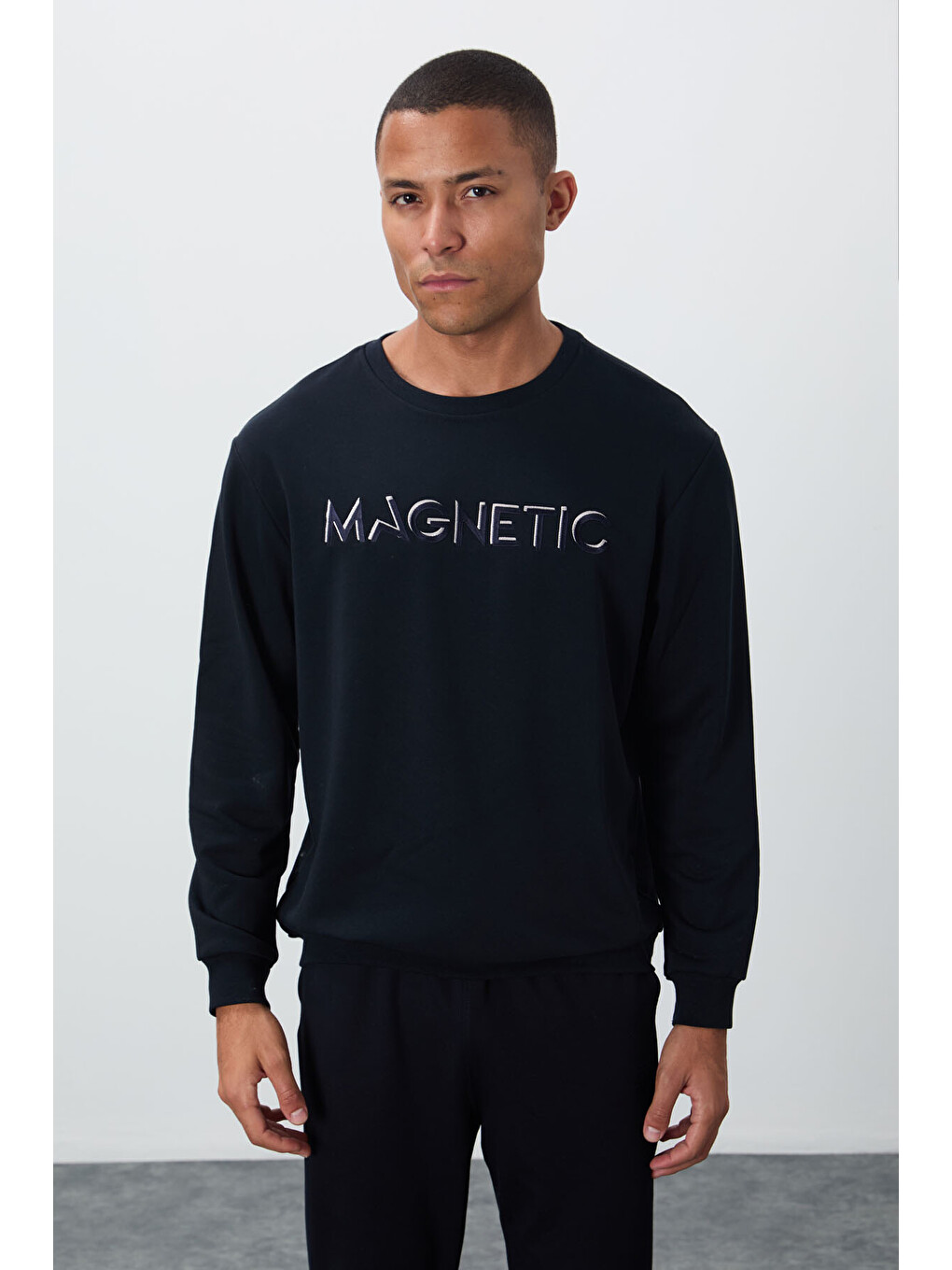 Lacivert Yazı Nakışlı Bisiklet Yaka Rahat Form Erkek Sweatshirt - 88020