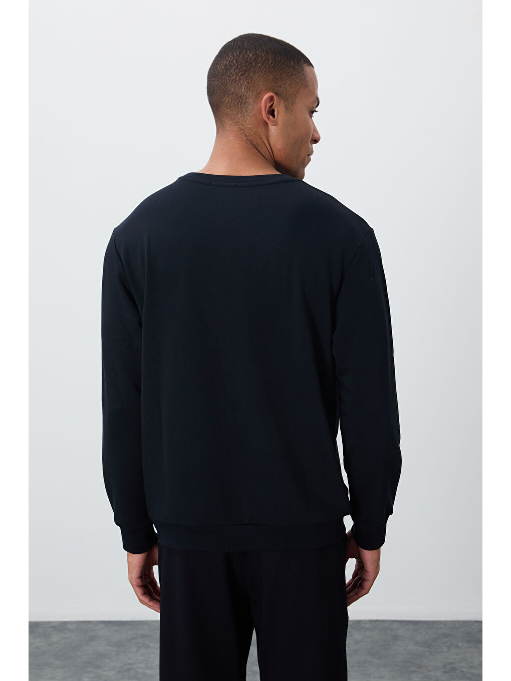 Lacivert Yazı Nakışlı Bisiklet Yaka Rahat Form Erkek Sweatshirt - 88020-4
