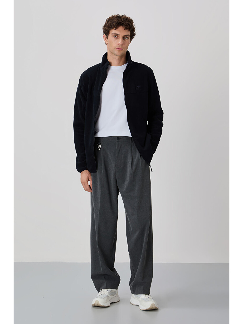 Lacivert Yazı Nakışlı Dik Yaka Standart Kalıp Erkek Fermuarlı Sweatshirt Hırka Polar - 87992-1