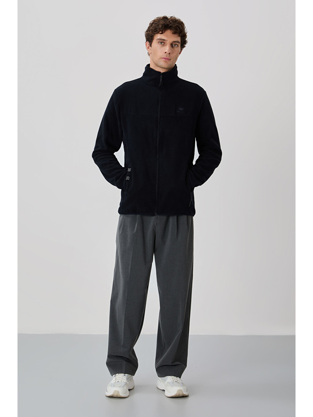 Lacivert Yazı Nakışlı Dik Yaka Standart Kalıp Erkek Fermuarlı Sweatshirt Hırka Polar - 87992-3