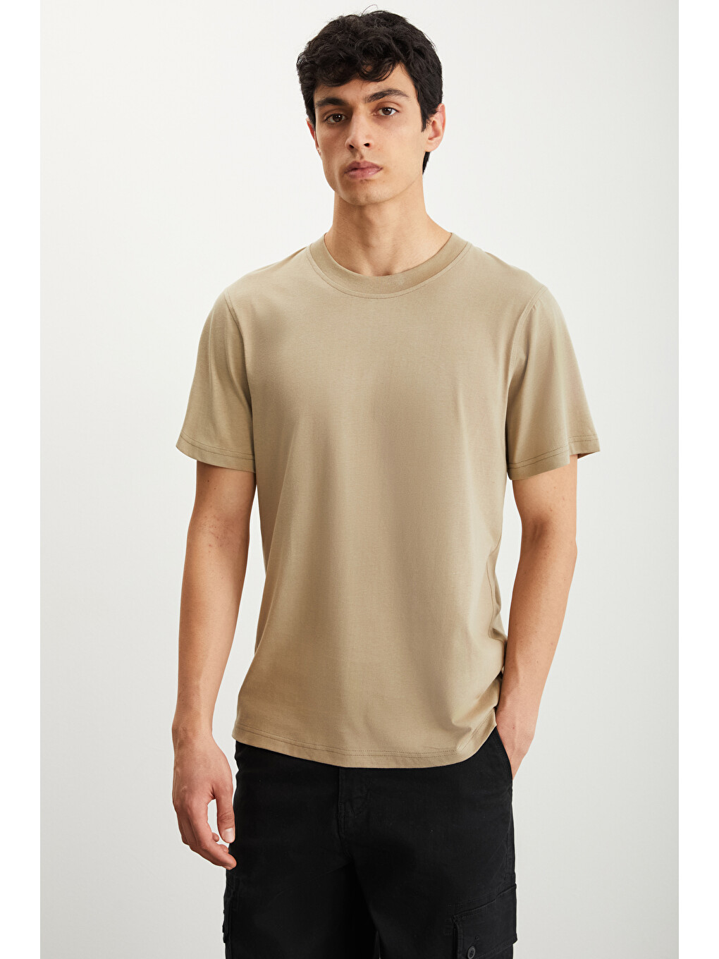 Bej Erkek Slim Fit Dar Kesim %100 Organik Pamuklu Yana Kayan Dikişli Basic Örme Vizon Tişört