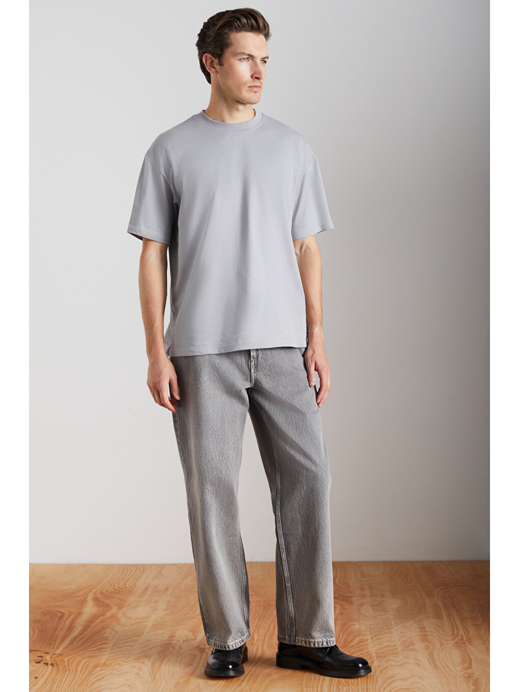 Erkek Oversize Fit %100 Organik Pamuk Kalın Dokulu Bisiklet Yakalı Gri Tişört-2