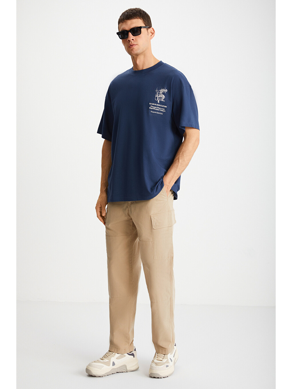 Erkek Oversize Fit %100 Pamuk Nakışlı Ve Baskılı Lacivert Tişört-5