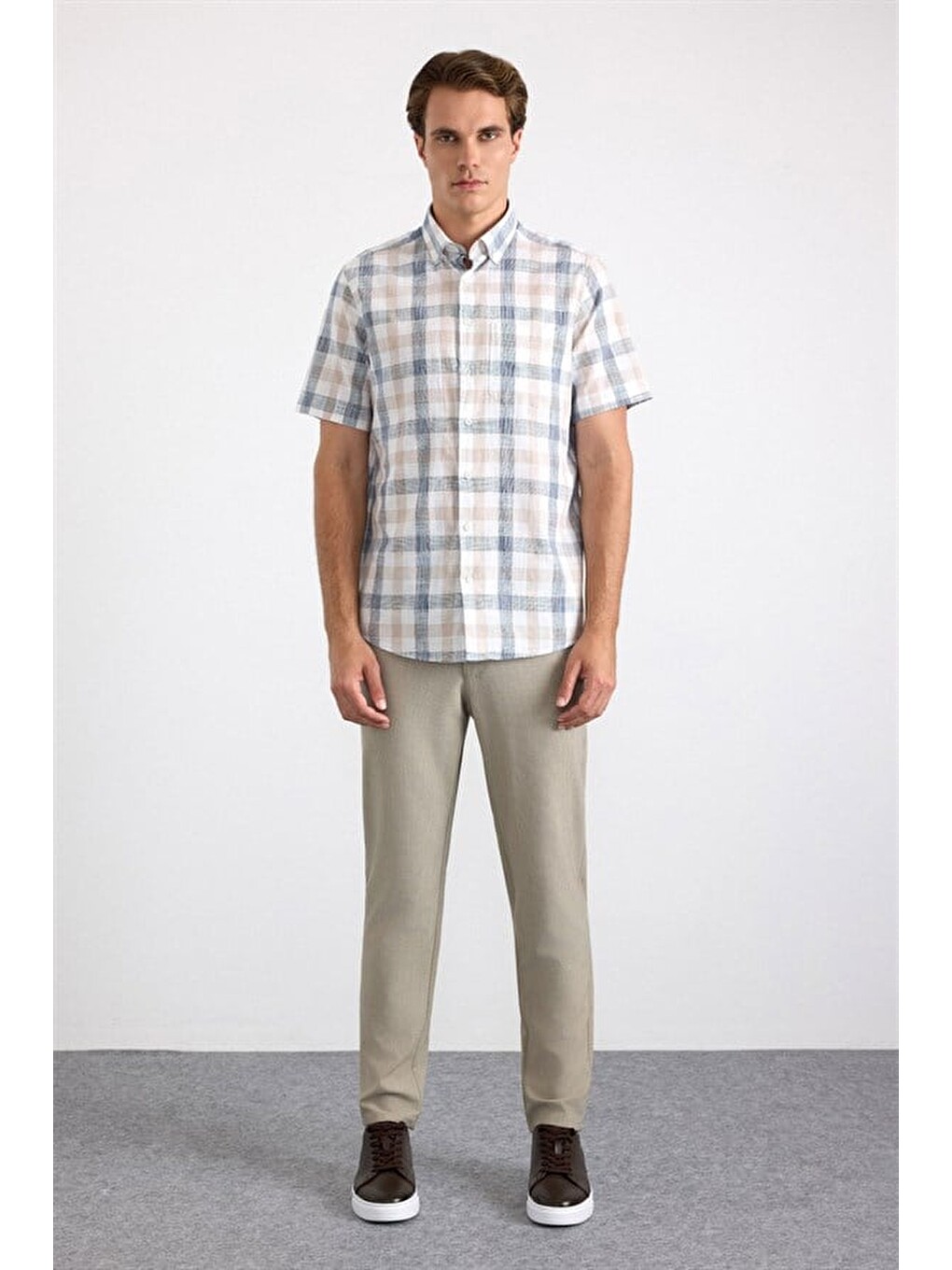 Bej Regular Düğmeli Yaka Kareli İpliği Boyalı Torba Cep Manşetli Kısa Kollu Casual Gömlek-2