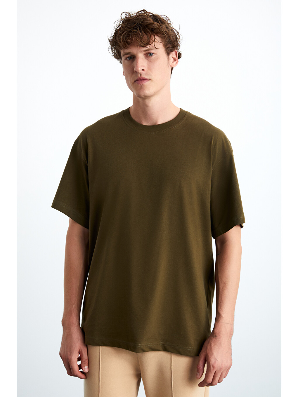 Erkek Oversize Fit %100 Organik Pamuk Kalın Dokulu Bisiklet Yakalı Haki Tişört-2