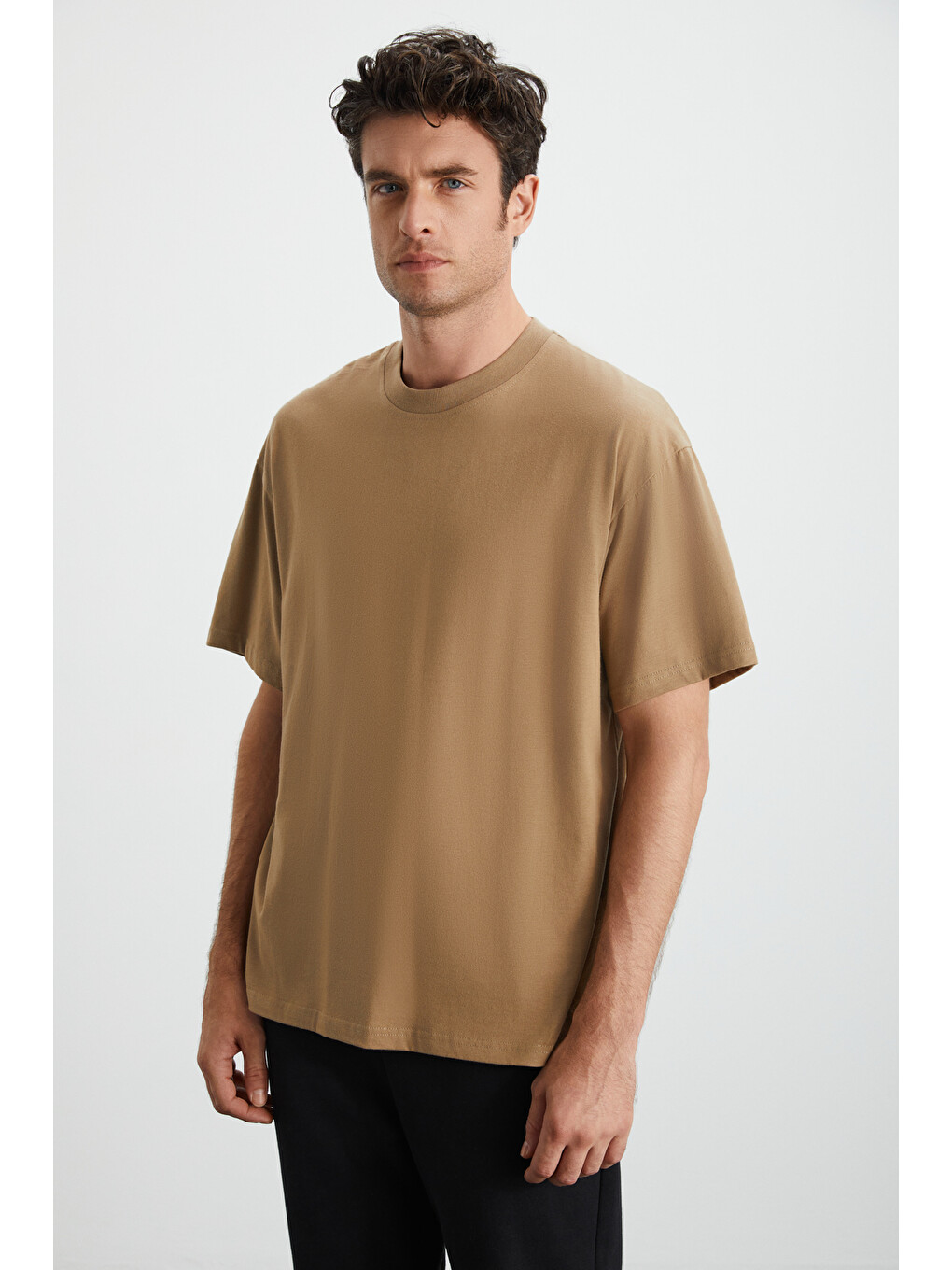 Bej Erkek Oversize Fit %100 Organik Pamuk Kalın Dokulu Bisiklet Yakalı Vizon Tişört-2
