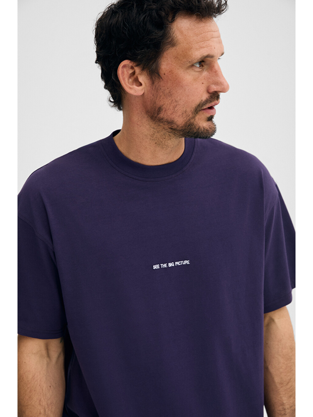 Rıver Erkek Oversize Fit Bol Kesim Nakış İşlemeli Basic Örme Koyu Mor Tişört-1