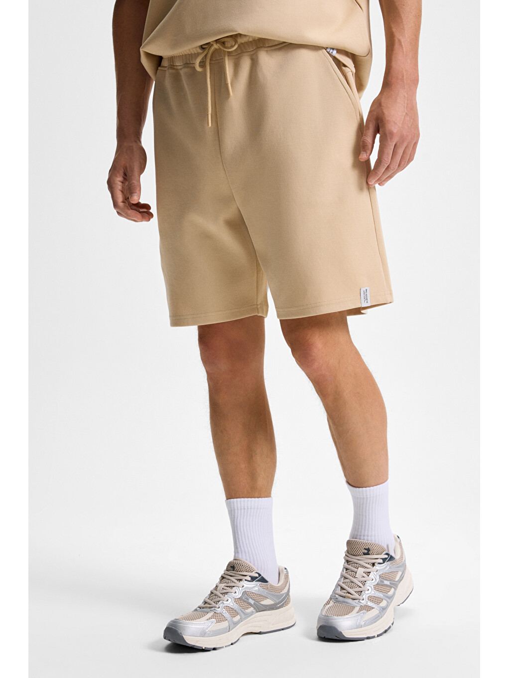 Erkek Beli Lastikli Arka Tek Cepli Kordonlu Relaxed Fit Bej Şort