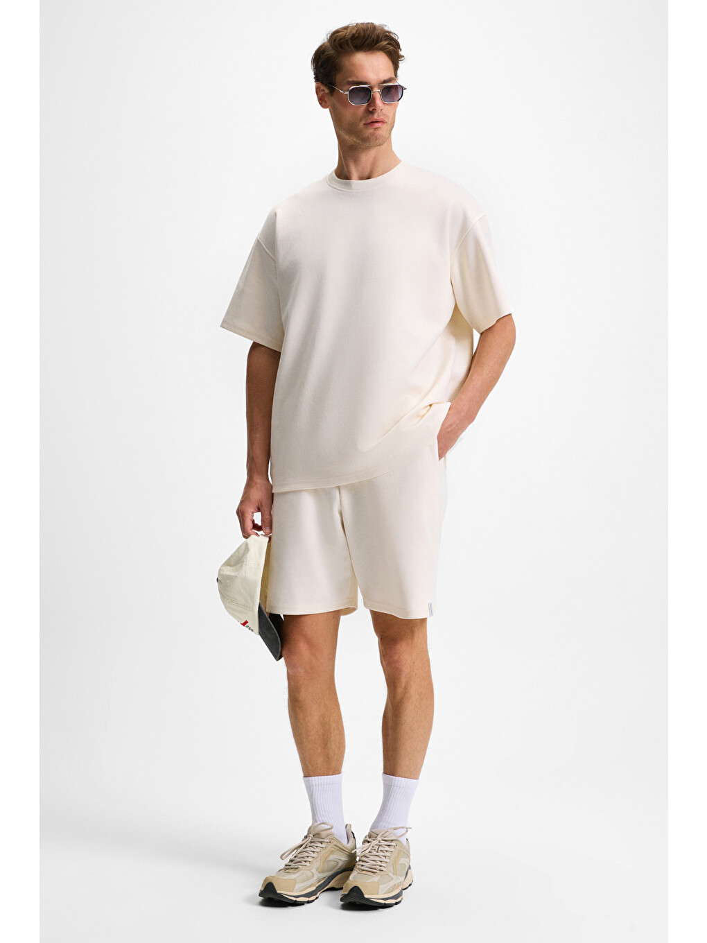 Erkek Beli Lastikli Arka Tek Cepli Kordonlu Relaxed Fit Ekru Şort-3