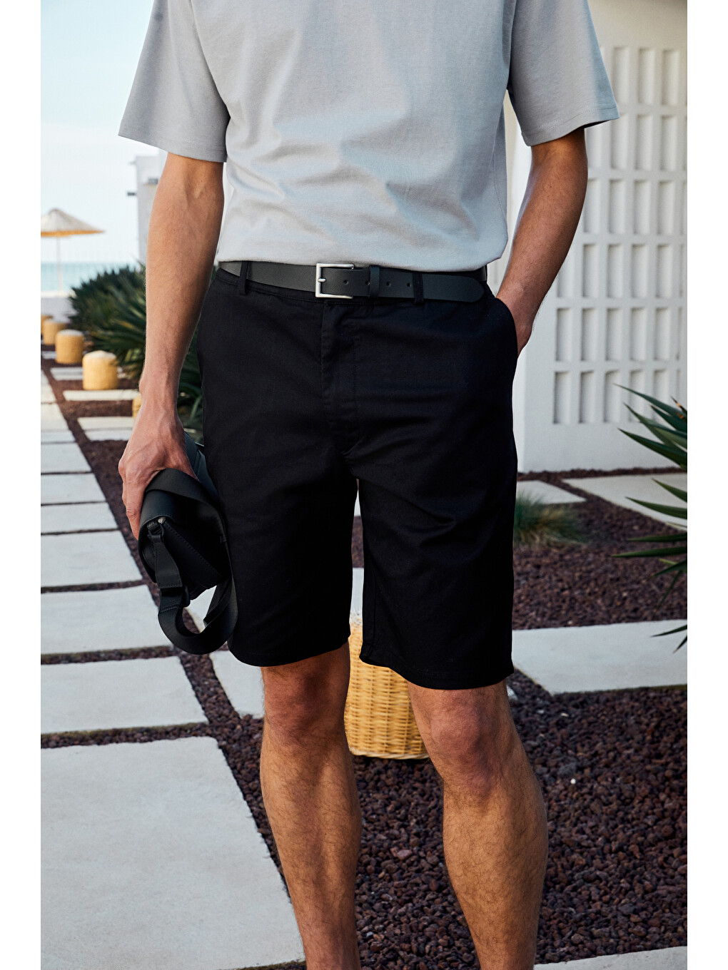 Erkek Yanları Cepli Fermuarlı Elastanlı Slim Fit Siyah Şort-1