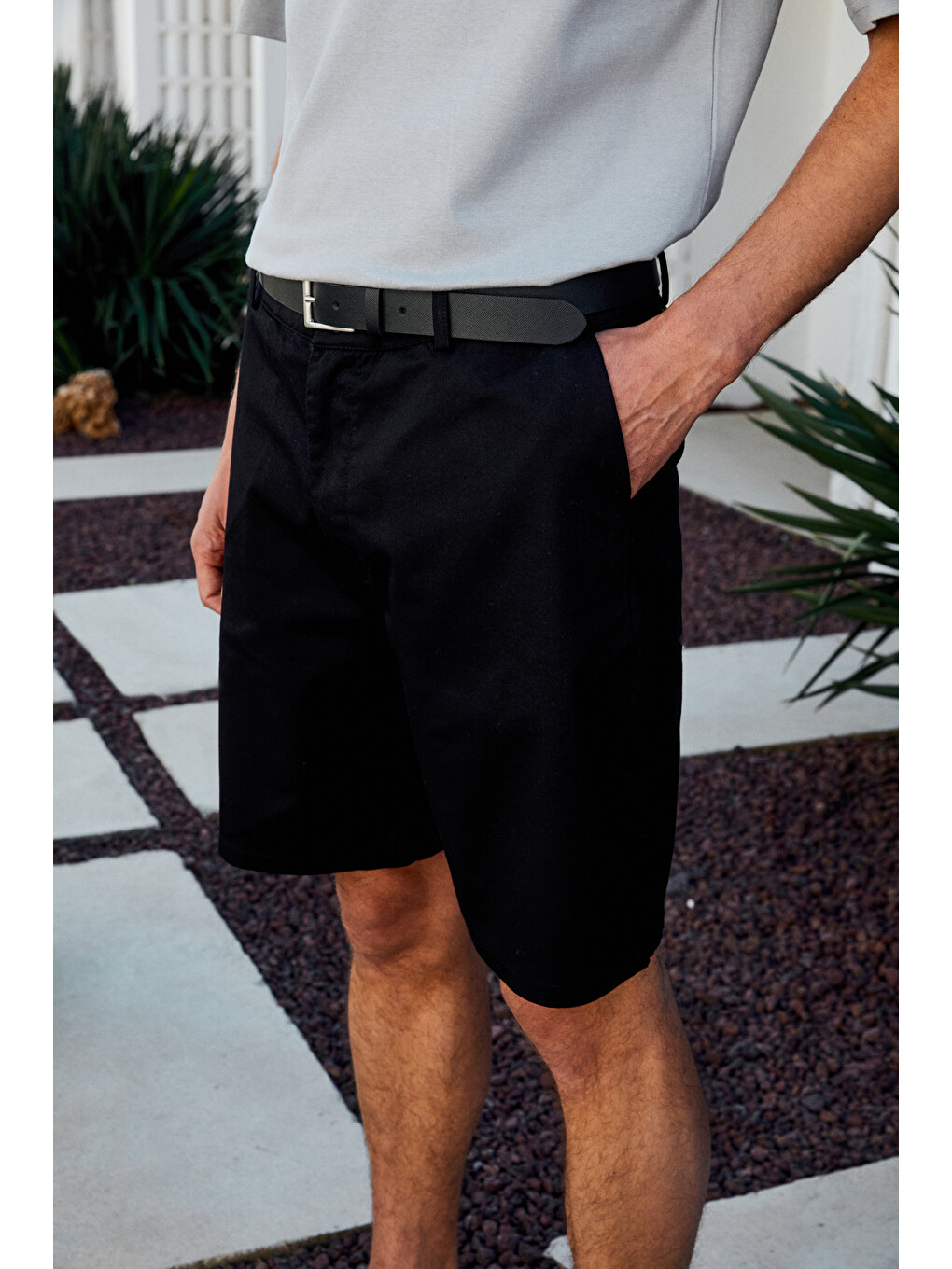 Erkek Yanları Cepli Fermuarlı Elastanlı Slim Fit Siyah Şort-2