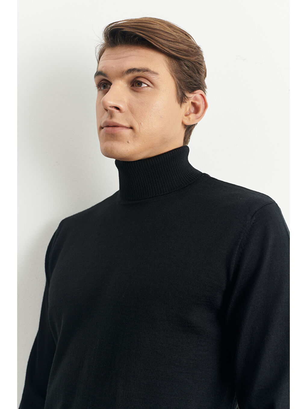 Erkek Siyah Standart Fit Normal Kesim Tam Balıkçı Yaka Yünlü Triko Kazak-3