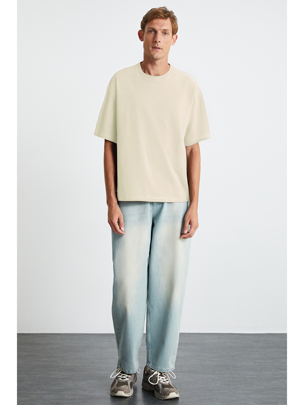 Erkek Oversize Fit %100 Organik Pamuk Kalın Dokulu Bisiklet Yakalı Bej Tişört-3