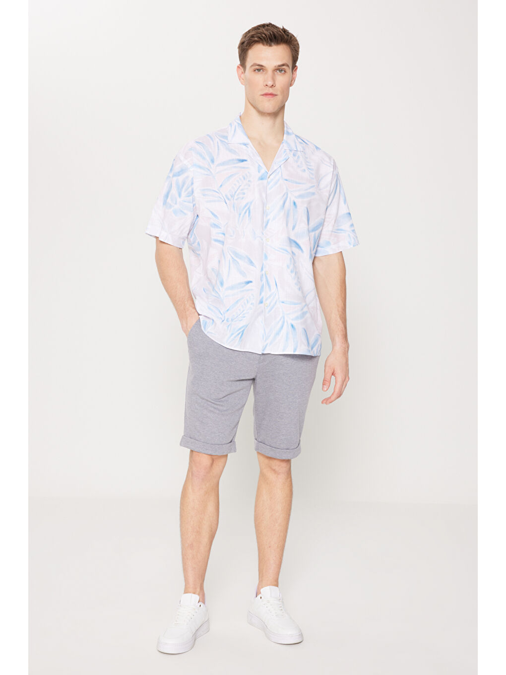 Erkek Bej-Lacivert Oversize Fit Geniş Kesim Küba Yaka %100 Pamuk Baskılı Kısa Kollu Gömlek-1