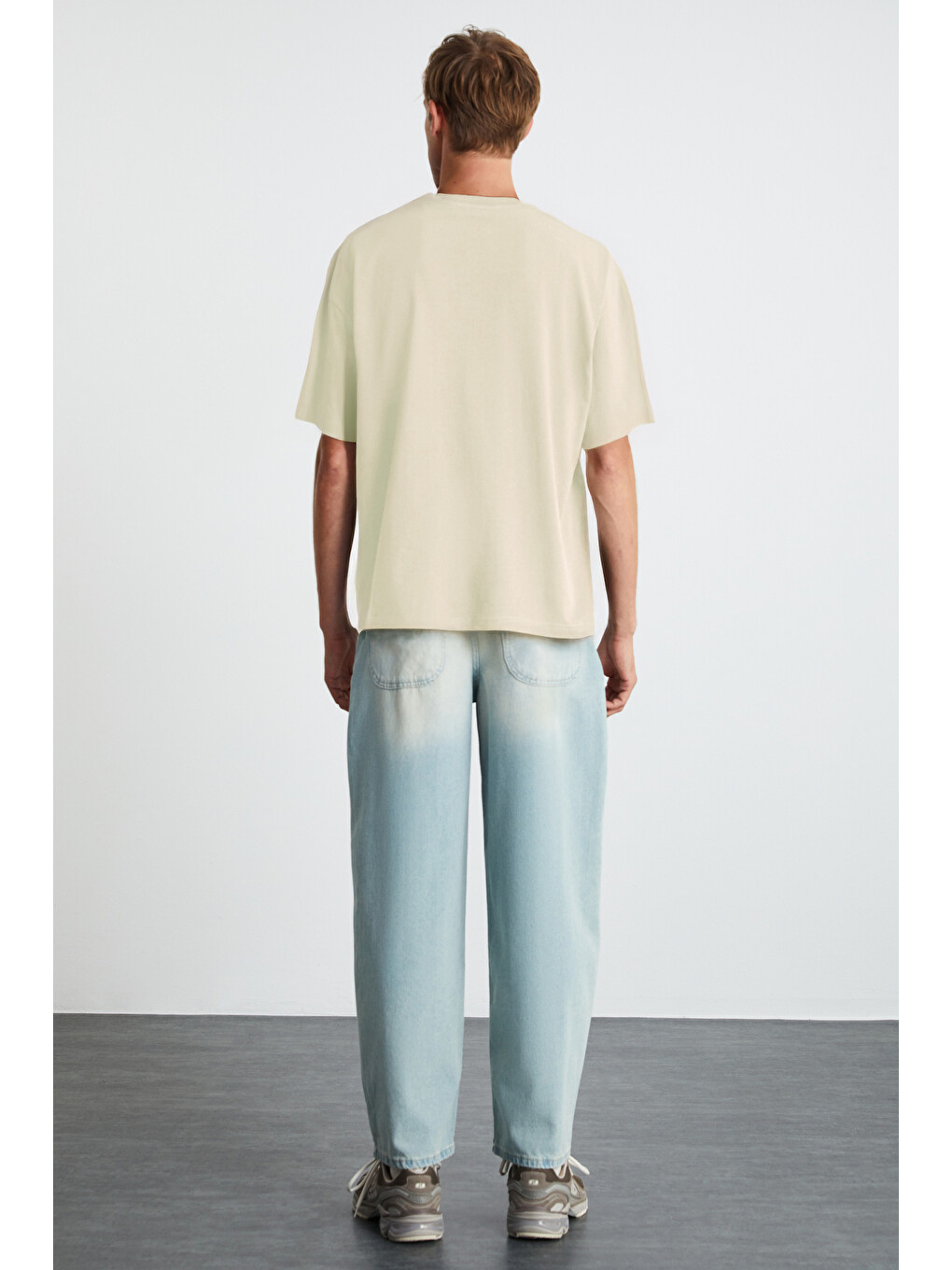 Erkek Oversize Fit %100 Organik Pamuk Kalın Dokulu Bisiklet Yakalı Bej Tişört-4