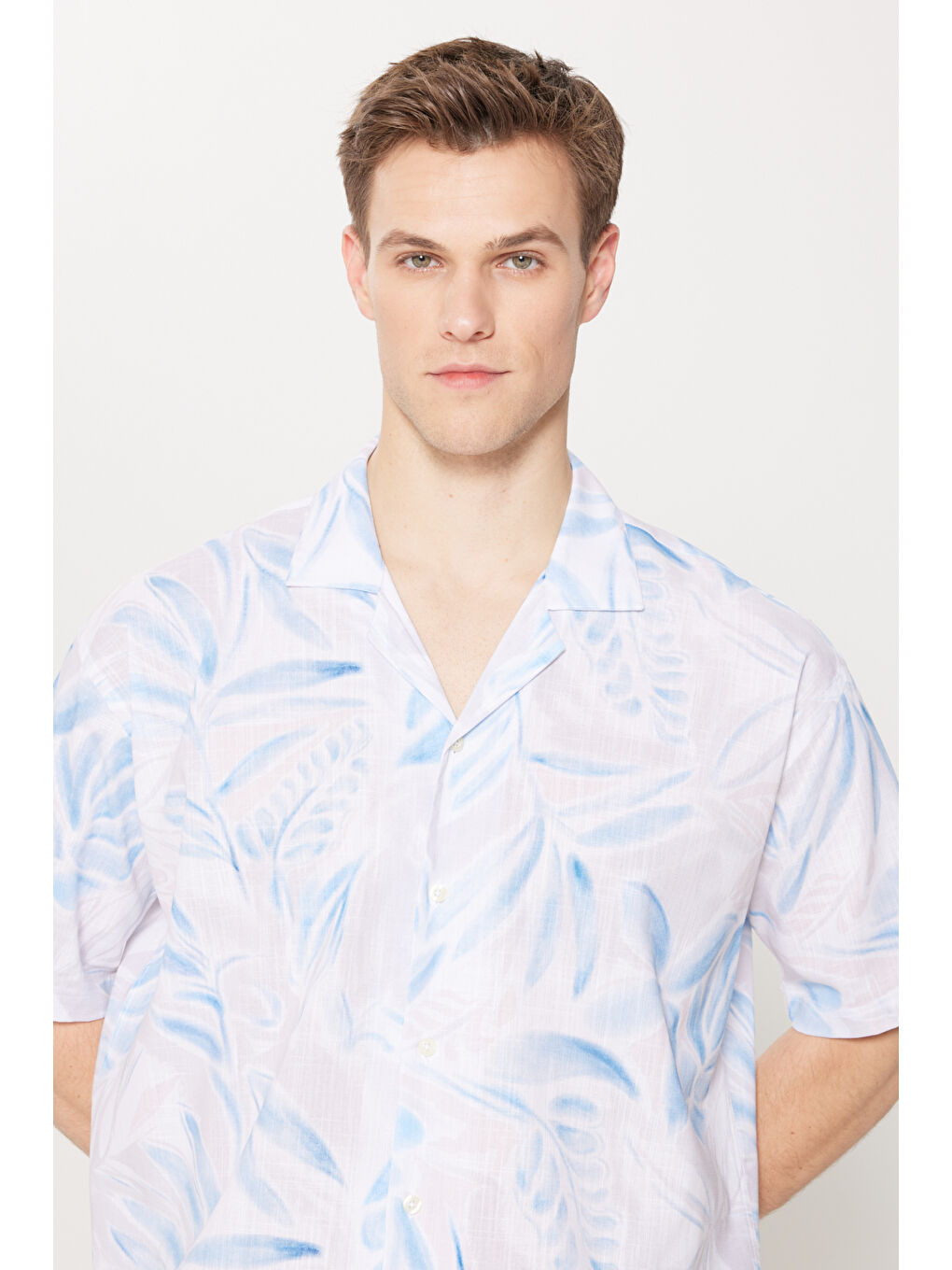 Erkek Bej-Lacivert Oversize Fit Geniş Kesim Küba Yaka %100 Pamuk Baskılı Kısa Kollu Gömlek-3