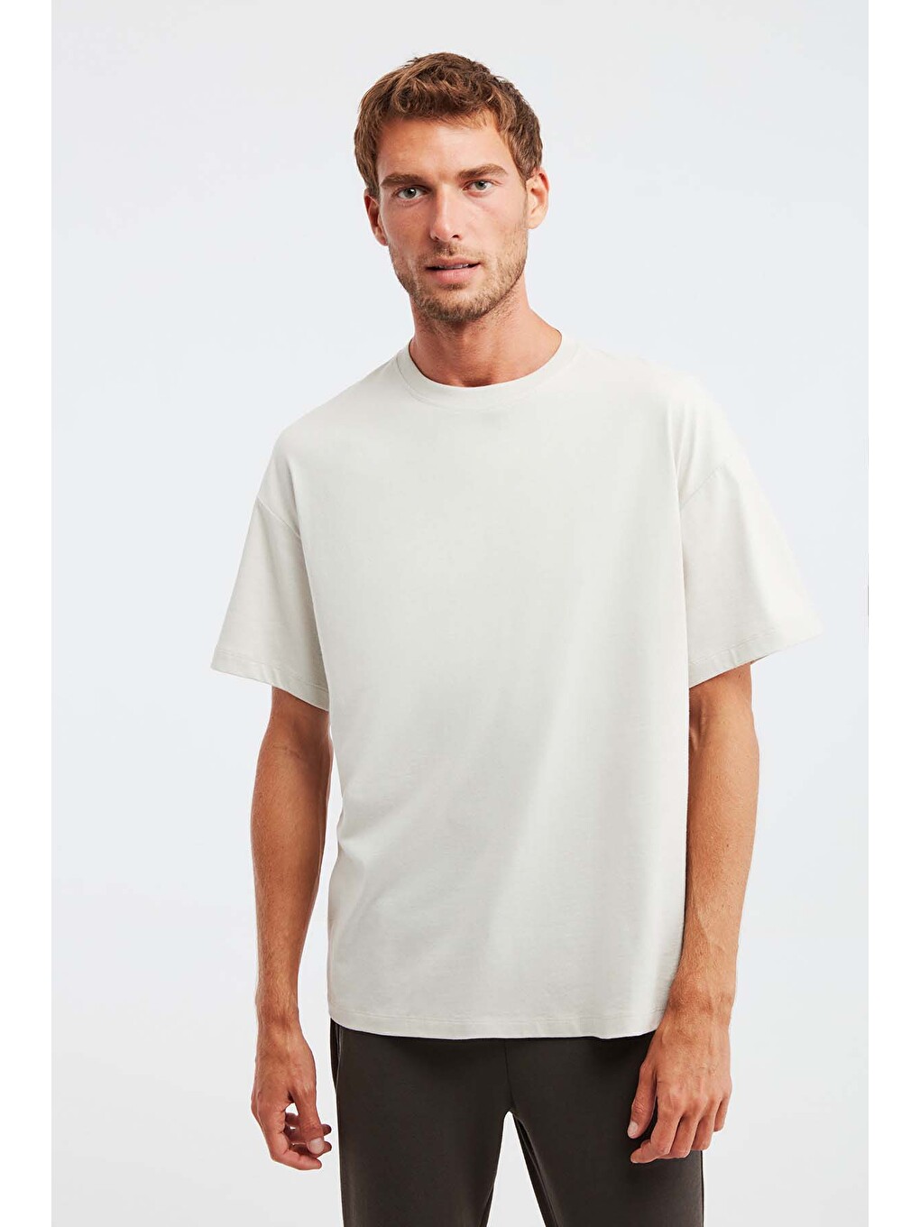 Bej Erkek Oversize Fit %100 Organik Pamuk Kalın Dokulu Bisiklet Yakalı Taş Tişört-1